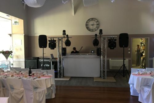 Animation DJ – éclairage de salle et ambiance festive