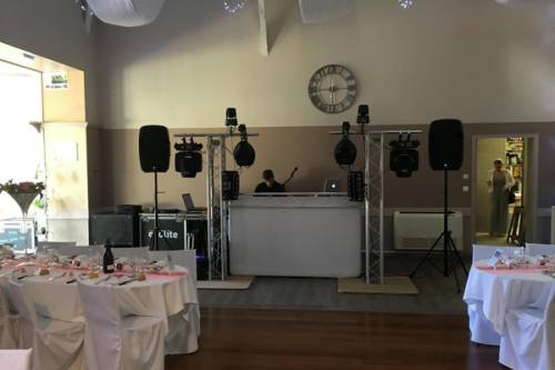 Animation DJ – éclairage de salle et ambiance festive